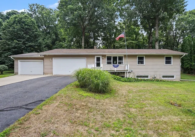 1st image of 343 Robertson Ave, Battle Creek, MI 49015 | MLS# 66026041532