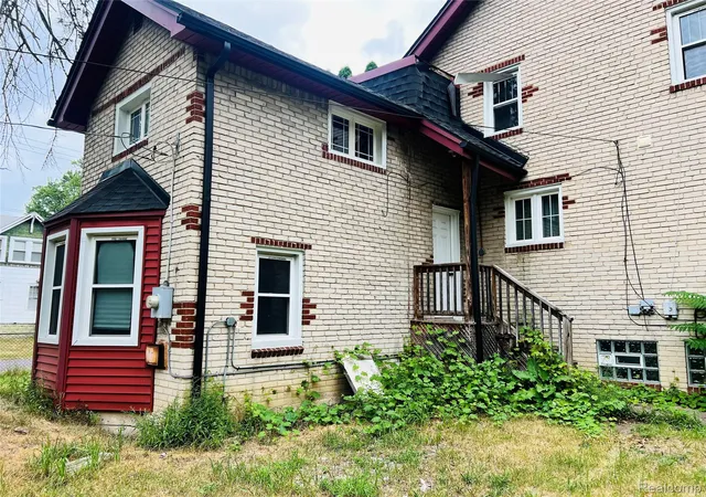 Photo 3 of Single family home for sale at 18515 Salem St, Detroit, MI 48219 | MLS# 20261062640 | Listing updated on 2026-09-04