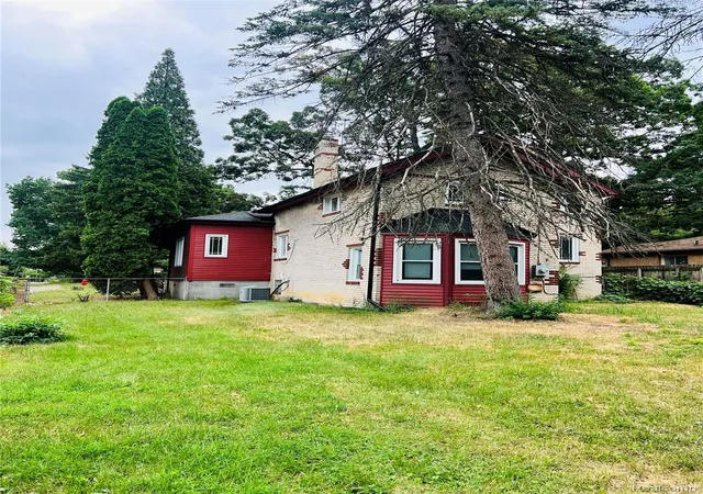 Photo 4 of Single family home for sale at 18515 Salem St, Detroit, MI 48219 | MLS# 20261062640 | Listing updated on 2026-09-04