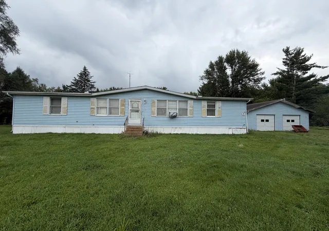 Photo 1 of Single family home for sale at 17460 Indian Prairie Rd, White Pigeon, MI 49099 | MLS# 66026041535 | Listing updated on 2026-08-15
