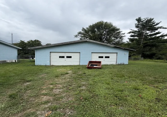 Photo 2 of Single family home for sale at 17460 Indian Prairie Rd, White Pigeon, MI 49099 | MLS# 66026041535 | Listing updated on 2026-08-15