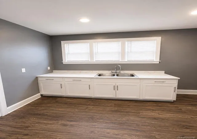 Photo 4 of Multi family home for sale at 2988 Richton St, Detroit, MI 48206 | MLS# 20261062642 | Listing updated on 2026-09-23