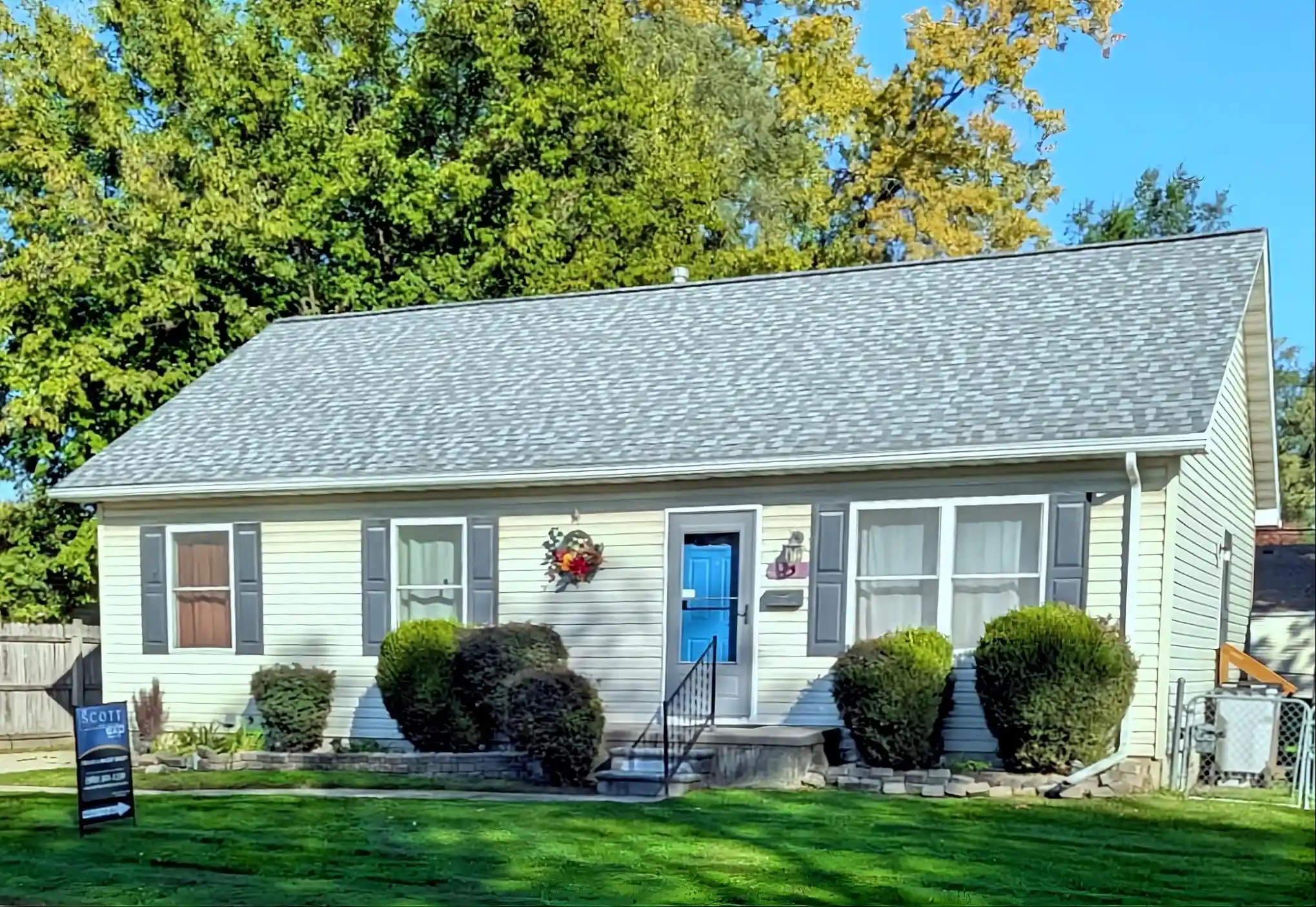 Photo 1 of Single family home for sale at 1753 E Evelyn Ave, Hazel Park, MI 48030 | MLS# 5050217887 | Listing updated on 2026-10-24