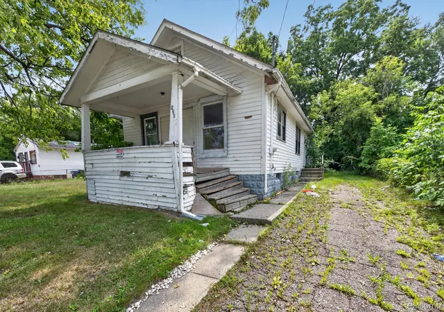 Photo 1 of Single family home for sale at 126 E Gracelawn Ave, Flint, MI 48505 | MLS# 20261062648 | Listing updated on 2026-08-28