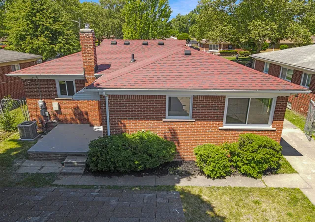 Photo 3 of Single family home for sale at 15241 Pearson St, Oak Park, MI 48237 | MLS# 81026041541 | Listing updated on 2026-08-29