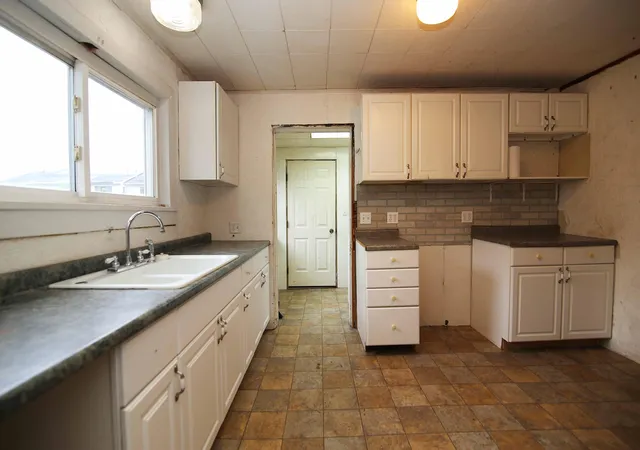 Photo 3 of Single family home for sale at 406 Spring St, Three Rivers, MI 49093 | MLS# 65026041543 | Listing updated on 2026-08-14