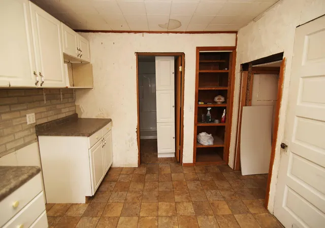 Photo 4 of Single family home for sale at 406 Spring St, Three Rivers, MI 49093 | MLS# 65026041543 | Listing updated on 2026-08-14