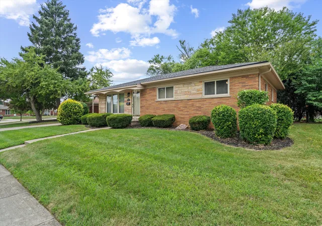 Photo 1 of Single family home for sale at 30906 Roycroft St, Livonia, MI 48154 | MLS# 81026041545 | Listing updated on 2026-09-22