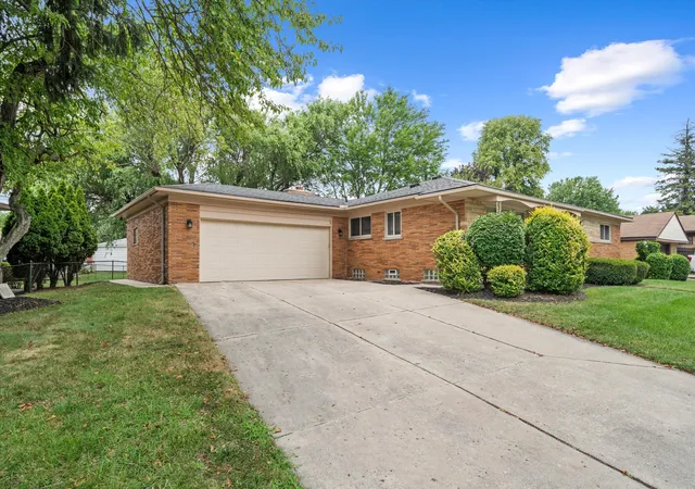 Photo 2 of Single family home for sale at 30906 Roycroft St, Livonia, MI 48154 | MLS# 81026041545 | Listing updated on 2026-09-22