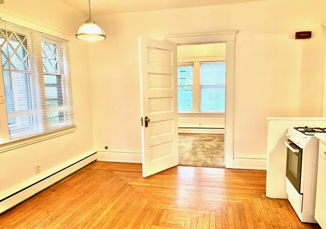 Photo 3 of Multi family home for sale at 117 W Dutton St, Kalamazoo, MI 49007 | MLS# 66026041546 | Listing updated on 2026-08-09