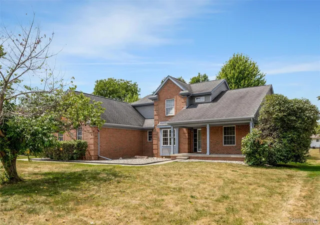 Photo 3 of Single family home for sale at 9110 Old Oak Dr, Grand Blanc, MI 48439 | MLS# 20261062655 | Listing updated on 2026-09-23