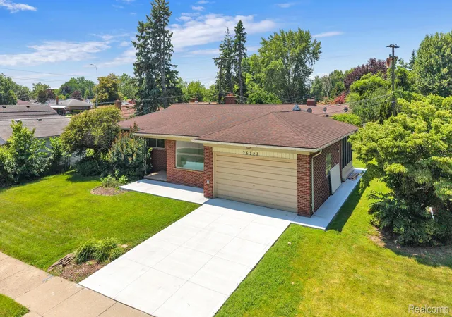 Photo 1 of Single family home for sale at 26327 Woodworth Cir, Dearborn Heights, MI 48127 | MLS# 20261062660 | Listing updated on 2026-08-31
