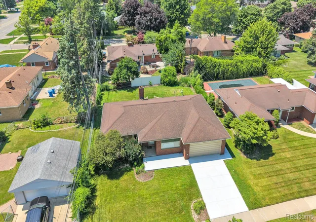 Photo 3 of Single family home for sale at 26327 Woodworth Cir, Dearborn Heights, MI 48127 | MLS# 20261062660 | Listing updated on 2026-08-31