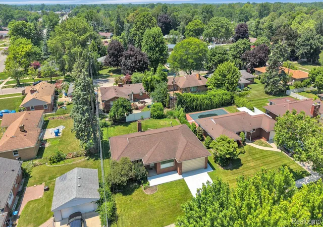 Photo 3 of Single family home for sale at 26327 Woodworth Cir, Dearborn Heights, MI 48127 | MLS# 20261062660 | Listing updated on 2026-08-31