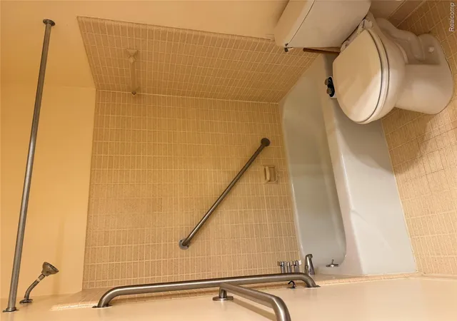 Listing Photo 2 - Condo for sale in building located at 19902 Great Oaks Cir S, Clinton Township, MI 48036 - Unit #129