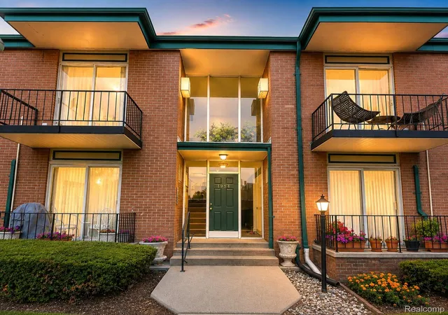 Condo for sale at 1954 Axtell Dr #5, Troy, MI 48084 | MLS# 20261062673
