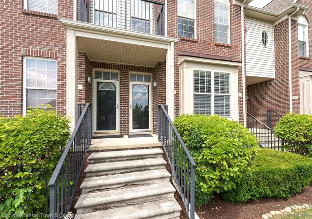 Photo 1 of Sale Pending at 862 Summerfield Dr, Westland, MI 48185 | MLS# 20261062683 | Listing updated on 2026-08-18