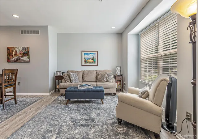 Listing Photo 3 - Condo for sale in building located at 862 Summerfield Dr, Westland, MI 48185