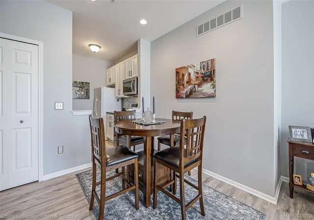 Listing Photo 5 - Condo for sale in building located at 862 Summerfield Dr, Westland, MI 48185