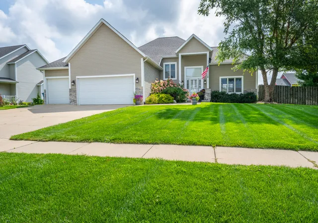 1st image of 5901 Wabash Ln, Stevensville, MI 49127 | MLS# 69026041564