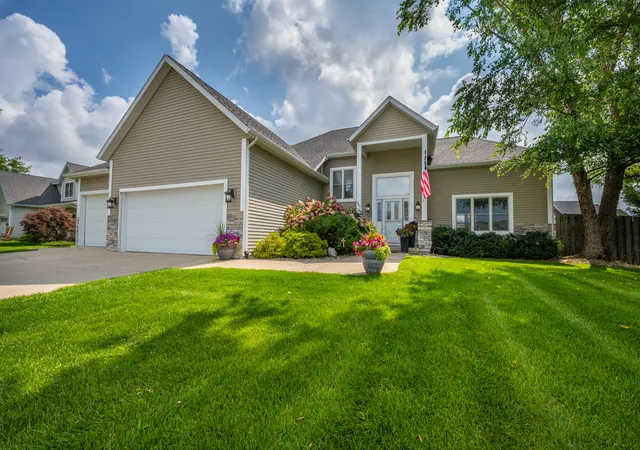 2nd image of 5901 Wabash Ln, Stevensville, MI 49127 | MLS# 69026041564