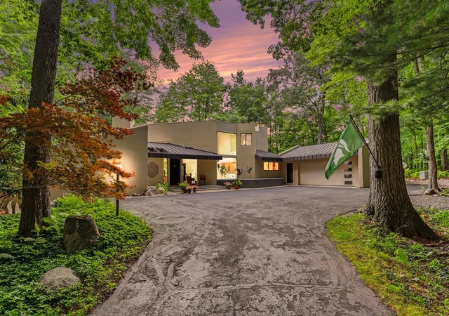 4th image of 10109 Hathaway Dr, Greenville, MI 48838 | MLS# 65026041571