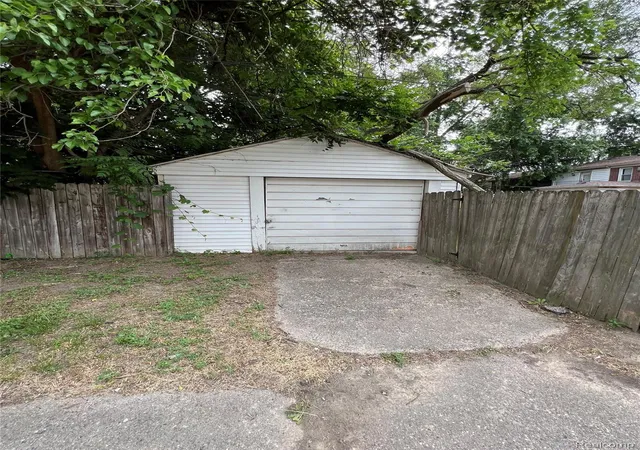 19th image of 10526 W Outer Dr, Detroit, MI 48223 | MLS# 20261062711