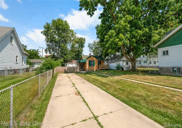 Photo 3 of Single family home for sale at 1326 Montie Rd, Lincoln Park, MI 48146 | MLS# 20261062712 | Listing updated on 2026-09-13