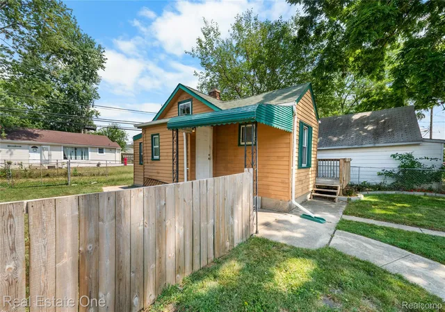 Photo 4 of Single family home for sale at 1326 Montie Rd, Lincoln Park, MI 48146 | MLS# 20261062712 | Listing updated on 2026-09-13