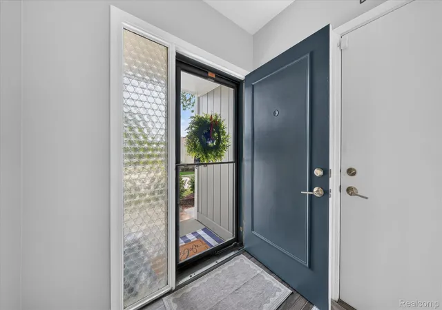 Listing Photo 5 - Condo for sale in building located at 1060 Bristol Ct, Northville, MI 48167