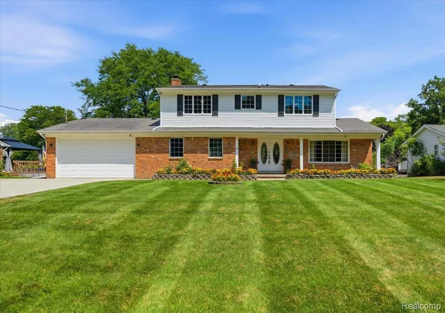1st image of 1888 Squaw Lagoon Dr, Oxford, MI 48371 | MLS# 20261062718