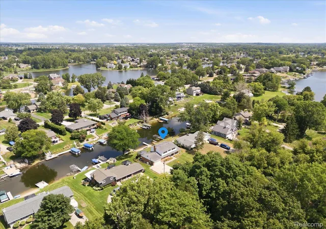 4th image of 1888 Squaw Lagoon Dr, Oxford, MI 48371 | MLS# 20261062718