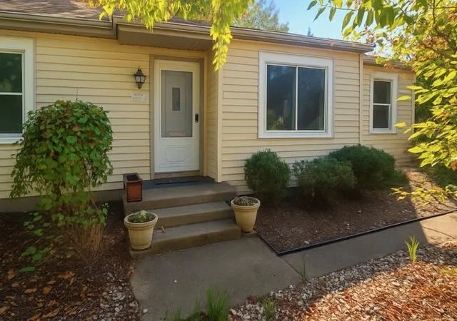 Photo 2 of Single family home for sale at 33967 Wadsworth St, Livonia, MI 48150 | MLS# 81026041580 | Listing updated on 2026-09-18