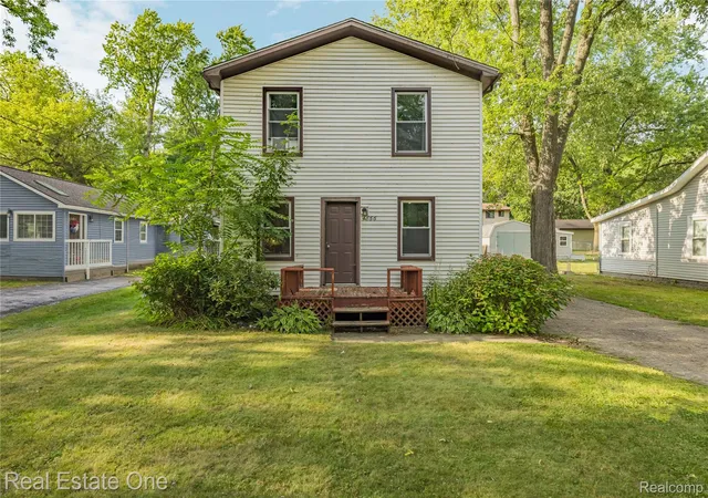 Photo 2 of Single family home for sale at 4866 Filer St, Waterford, MI 48328 | MLS# 20261062728 | Listing updated on 2026-08-11