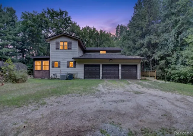 Photo 1 of Single family home for sale at 1817 S Baldwin Rd, Oxford, MI 48371 | MLS# 20261062730 | Listing updated on 2026-08-15