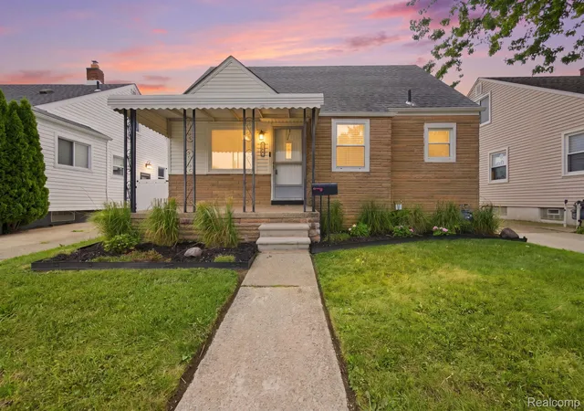 Photo 1 of Sale Pending at 17763 Valade St, Riverview, MI 48193 | MLS# 20261062733 | Listing updated on 2026-09-02