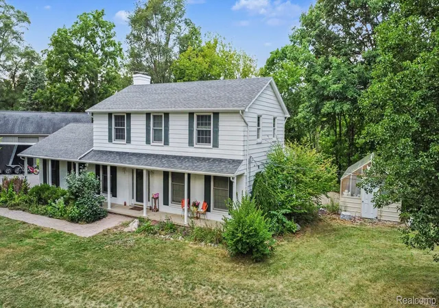 Photo 4 of Single family home for sale at 11042 W Mount Morris Rd, Flushing, MI 48433 | MLS# 20261062735 | Listing updated on 2026-09-16