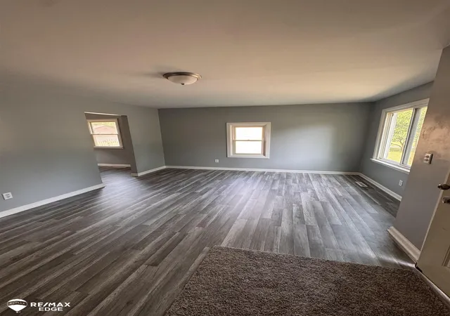 Photo 2 of Single family home for sale at 1241 Knickerbocker Ave, Flint, MI 48505 | MLS# 5050217907 | Listing updated on 2026-08-20
