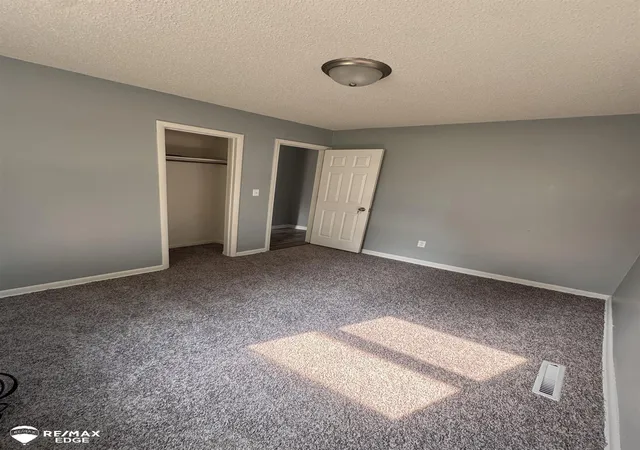 Photo 4 of Single family home for sale at 1241 Knickerbocker Ave, Flint, MI 48505 | MLS# 5050217907 | Listing updated on 2026-08-20
