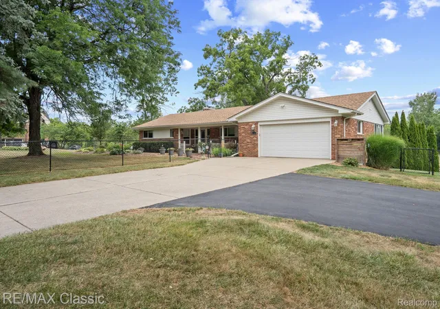 Photo 3 of Single family home for sale at 41700 W 11 Mile Rd, Novi, MI 48375 | MLS# 20261062741 | Listing updated on 2026-08-21