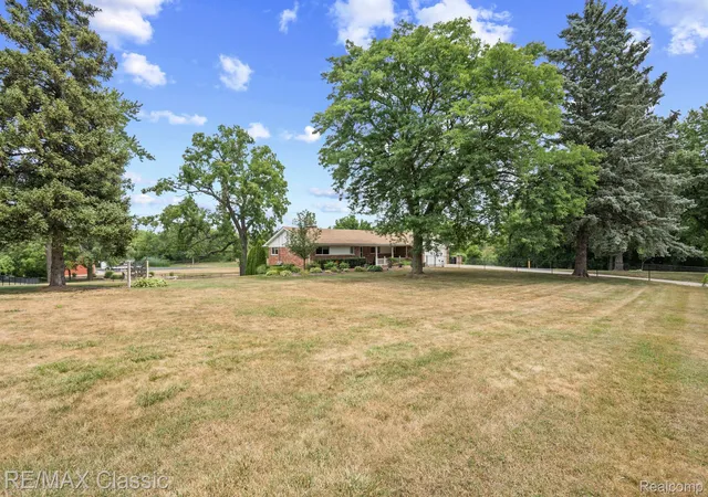 Photo 4 of Single family home for sale at 41700 W 11 Mile Rd, Novi, MI 48375 | MLS# 20261062741 | Listing updated on 2026-08-21