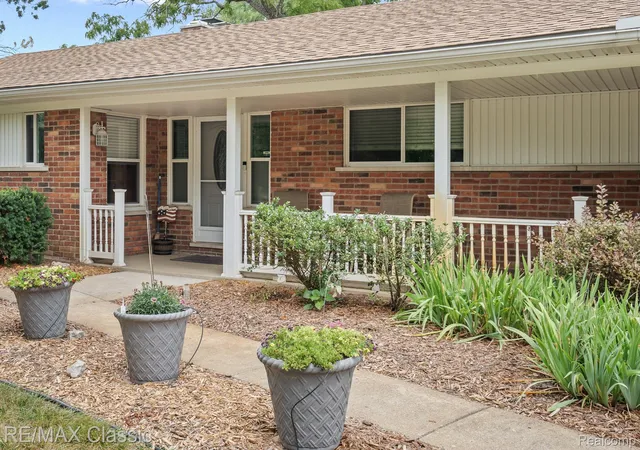 Photo 5 of Single family home for sale at 41700 W 11 Mile Rd, Novi, MI 48375 | MLS# 20261062741 | Listing updated on 2026-08-21