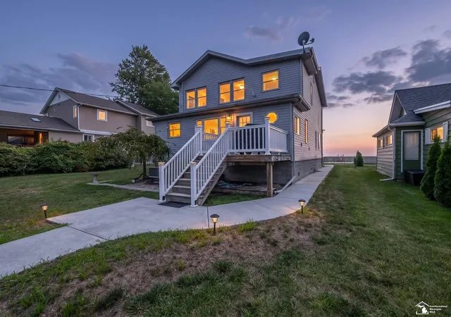 Photo 1 of Sale Pending at 2912 Lakeshore Dr, Monroe, MI 48162 | MLS# 57050217910 | Listing updated on 2026-08-18