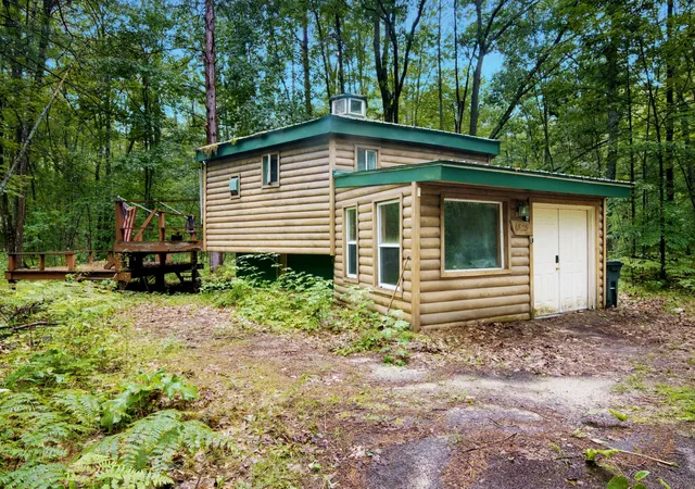 Photo 2 of Single family home for sale at 1825 Anita Rd, Kalkaska, MI 49646 | MLS# 78080072134 | Listing updated on 2026-09-10