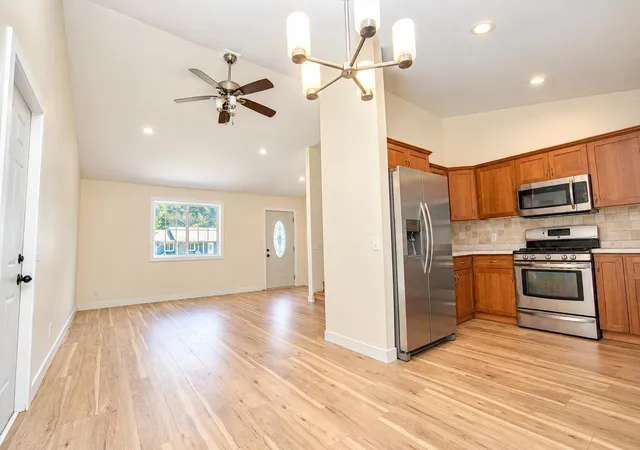 Photo 4 of Single family home for sale at 1109 Brian Dr, Muskegon, MI 49442 | MLS# 65026041591 | Listing updated on 2026-08-20