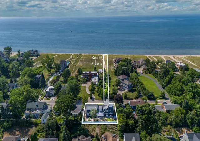 1st image of 441 Ridgeway St, Saint Joseph, MI 49085 | MLS# 69026041599