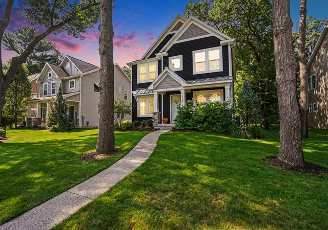 1st image of 1930 Chippewa Dr, Holland, MI 49424 | MLS# 71026041604