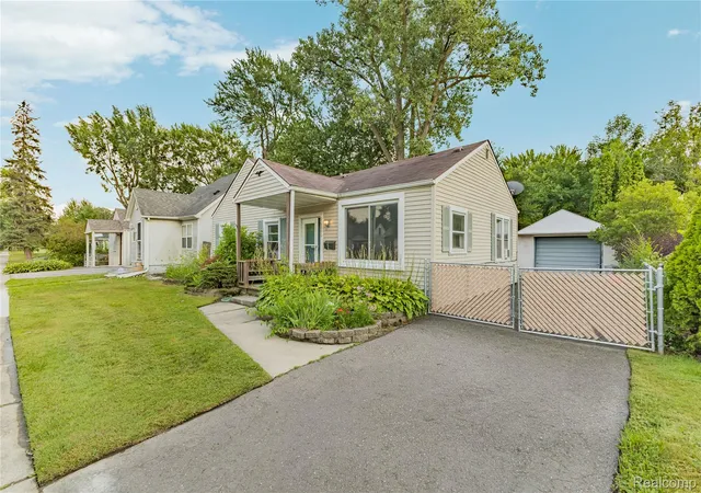 Photo 2 of Single family home for sale at 20890 Hollywood St, Harper Woods, MI 48225 | MLS# 20261062783 | Listing updated on 2026-10-06
