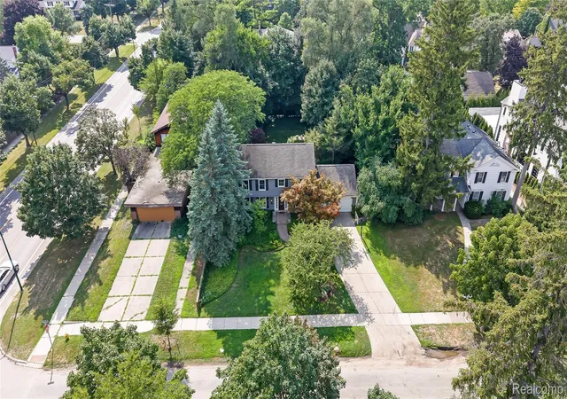 39th image of 165 Puritan Ave, Birmingham, MI 48009 | MLS# 20261062784