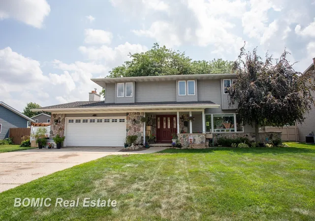 Photo 1 of Single family home for sale at 3028 Melrose Dr, Bay City, MI 48706 | MLS# 61050217920 | Listing updated on 2026-08-25